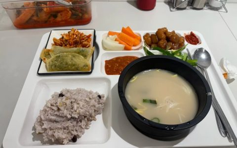 职场午餐新选择：品尝正宗韩式料理的美好时光