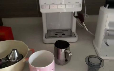 居家咖啡角的完美选择：露茉咖啡机评测