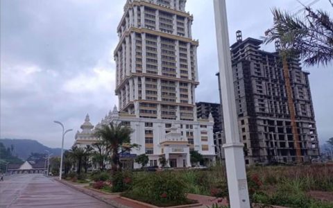 老挝磨丁市海关附近打击诈骗行动 逮捕超百人