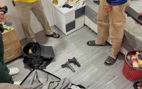 巴域突查出租房，查获毒品及枪支，四名嫌疑人被捕