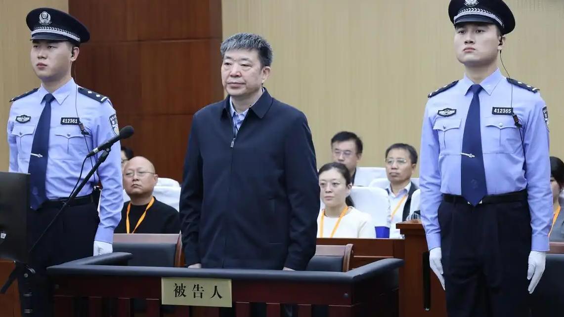 武汉原市长周先旺因受贿被判14年，罚金500万